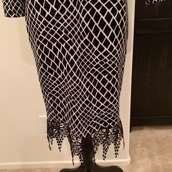 Great Printed Midi Dress! Nice fit Great stretch - Picture 7 of 7